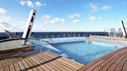 MSC Divina - Pool am Heck