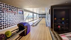 MSC Meraviglia - Bowling