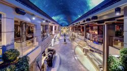 MSC Meraviglia - Galleria bei nacht