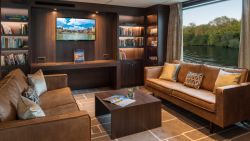 MS Amadeus Diamond - Bibliothek