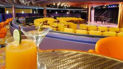 MS Oosterdam - Queen's Lounge
