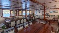 MY Aurora - Restaurant