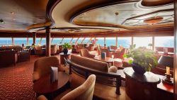 Queen Elizabeth - Commodore Club