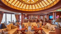 Queen Elizabeth - Grills Lounge