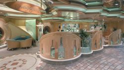Explorer Of The Seas - Champanger Lounge