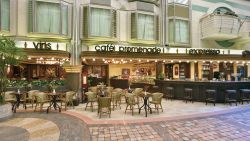 Mariner Of The Seas - Promenade Cafe