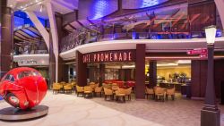 Symphony of the Seas - Cafe Promenade