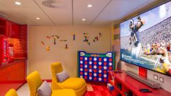 Symphony of the Seas - Gameroom
