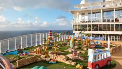 Symphony of the Seas - Minigolf
